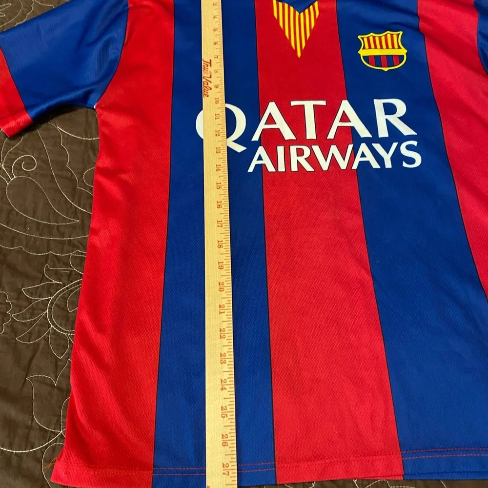 FC Barcelona Lionel Messi Qatar Airways Youth XL Jersey - Picture 4 of 5